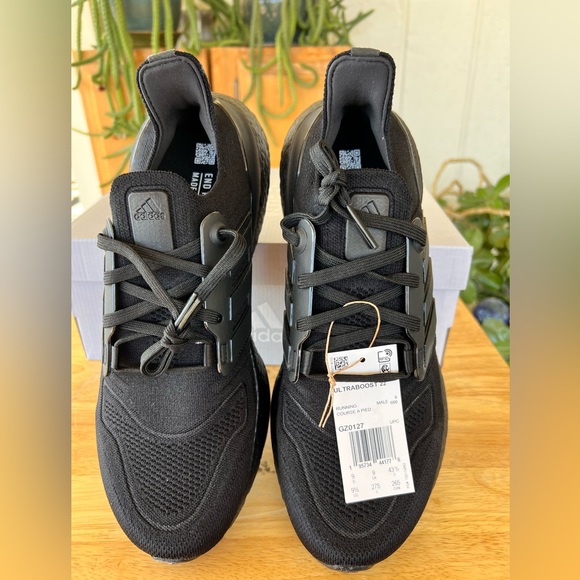 108. ADIDAS ULTRABOOST 22 RUNNING SHOES - Picture 9 of 10